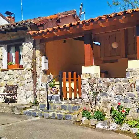 La Casa De La Vieja Holiday home *